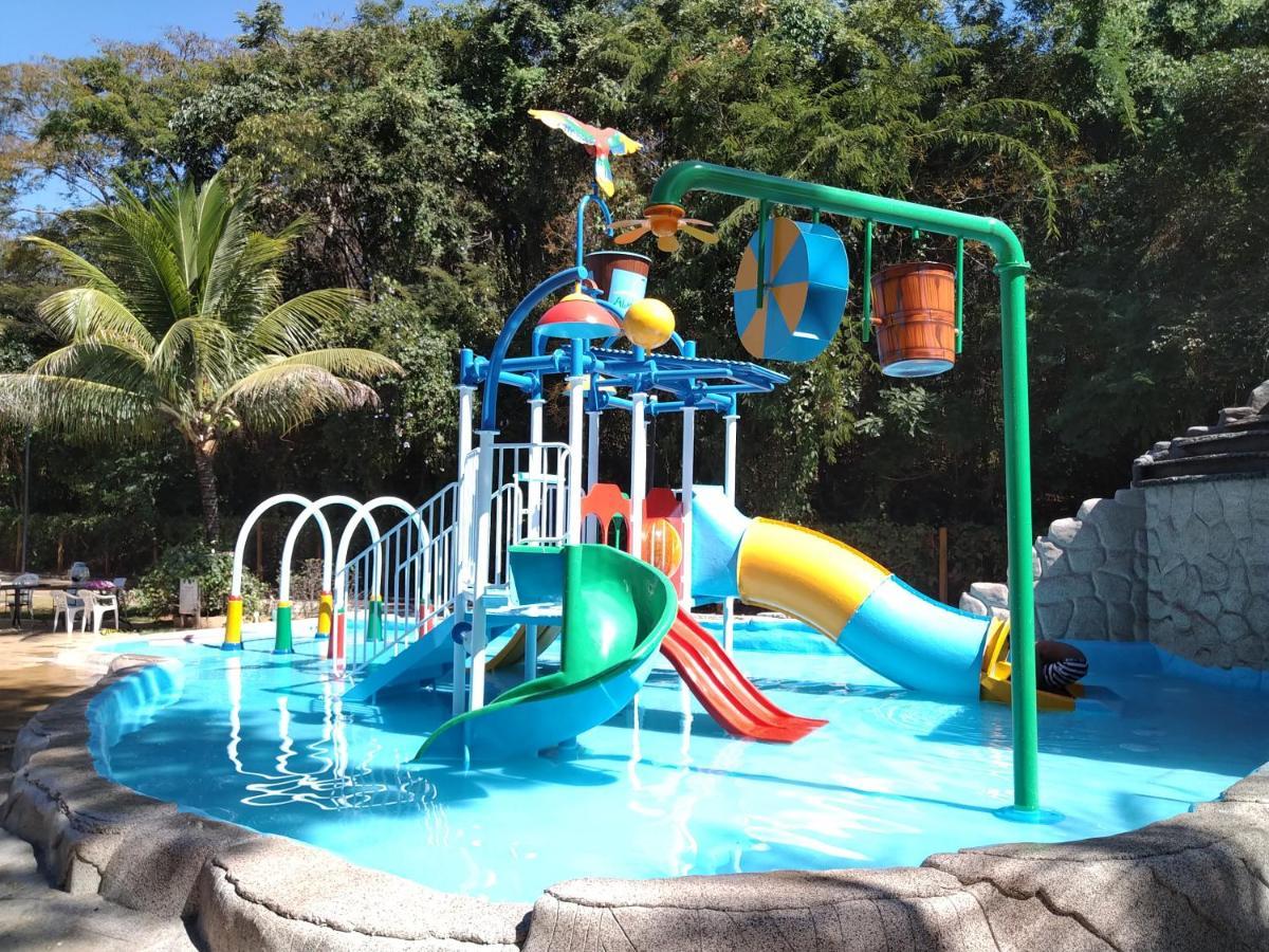 Aldeia Do Lago C204- Com Cozinha , Churrasqueira E Bebidas Liberadas No Parque Aquatico, Internet Banda Larga, Ponto Recarga De Carro Eletrico Caldas Novas Εξωτερικό φωτογραφία